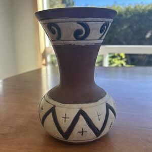Vintage Weller Pottery Vase Suevo Native American Style 7"